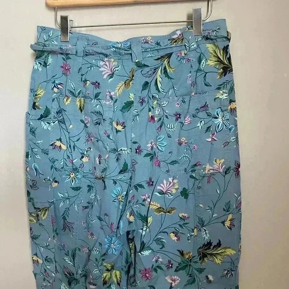 Anthropologie Victoria Floral Cargo Pants Size 4 - Picture 12 of 15